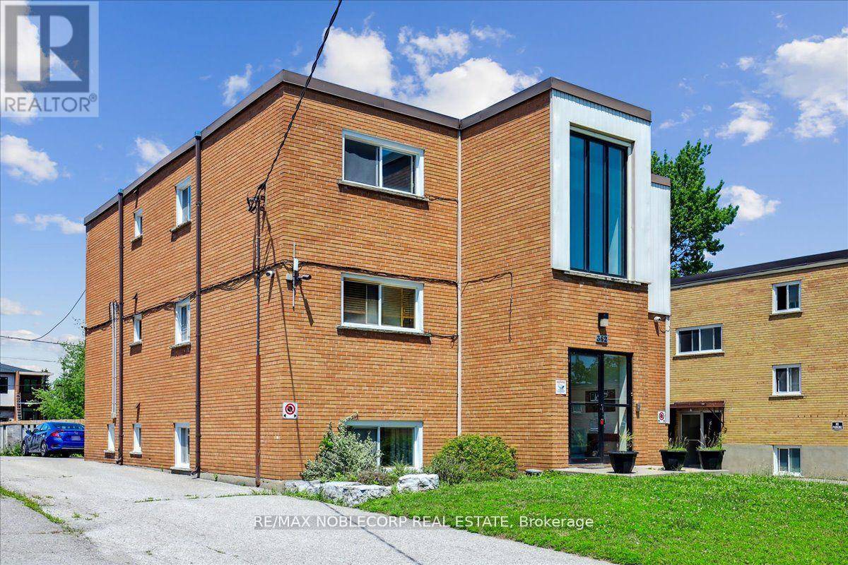 Oshawa (mclaughlin), ON L1J2P4,362 Elgin CT #2