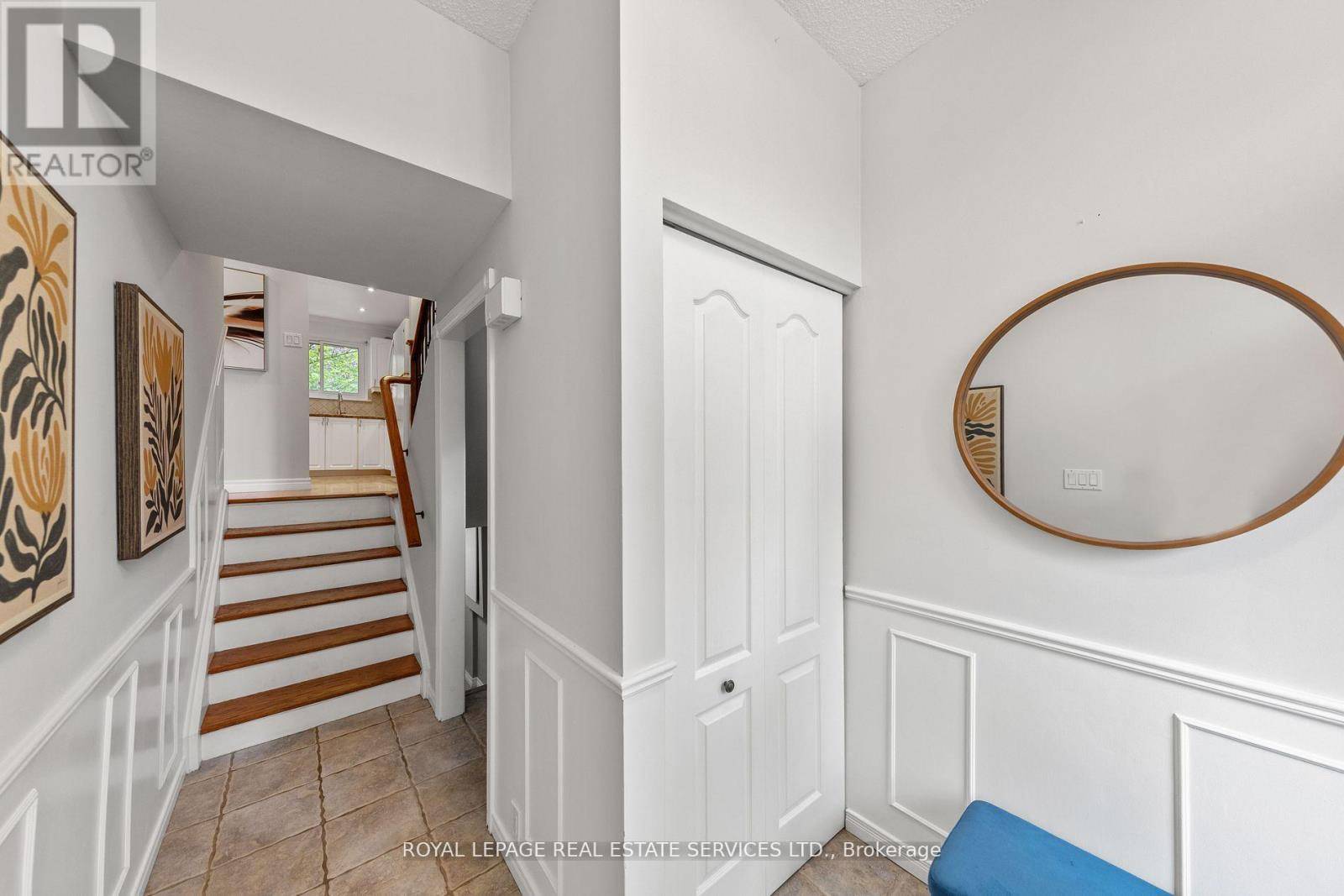Oshawa (eastdale), ON L1G6P7,426 CAMELOT COURT