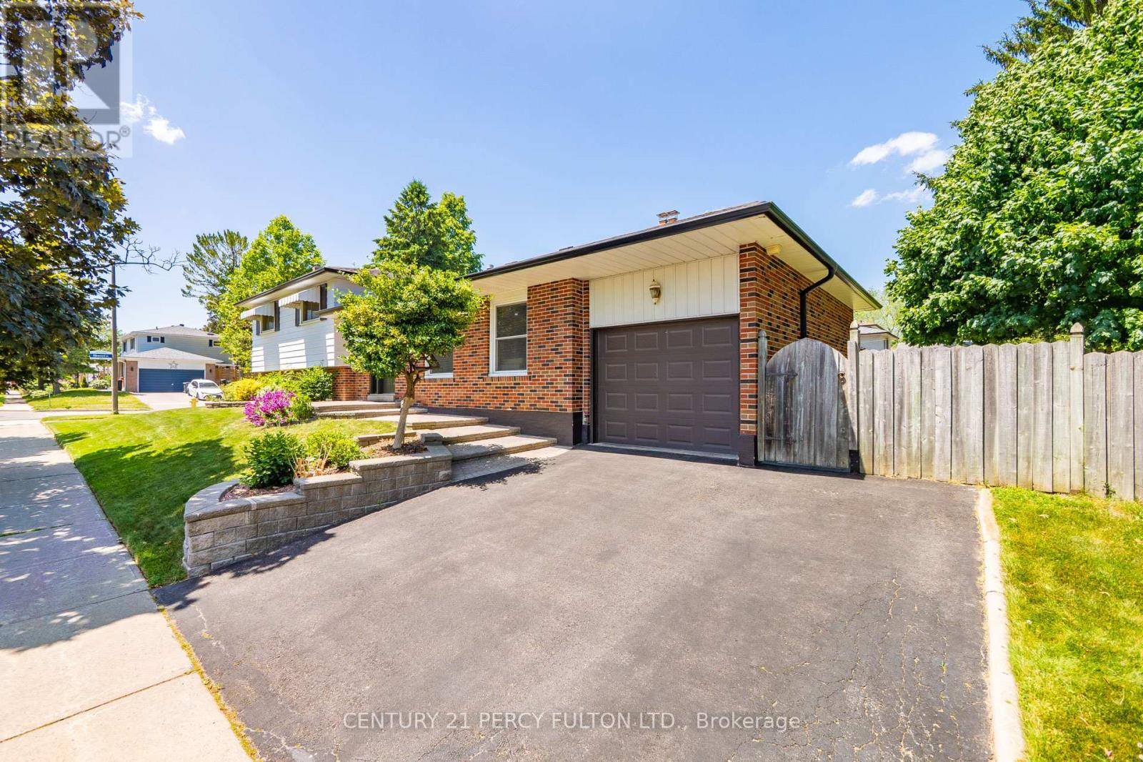 Toronto (centennial Scarborough), ON M1C2C5,50 CHAPAIS CRESCENT