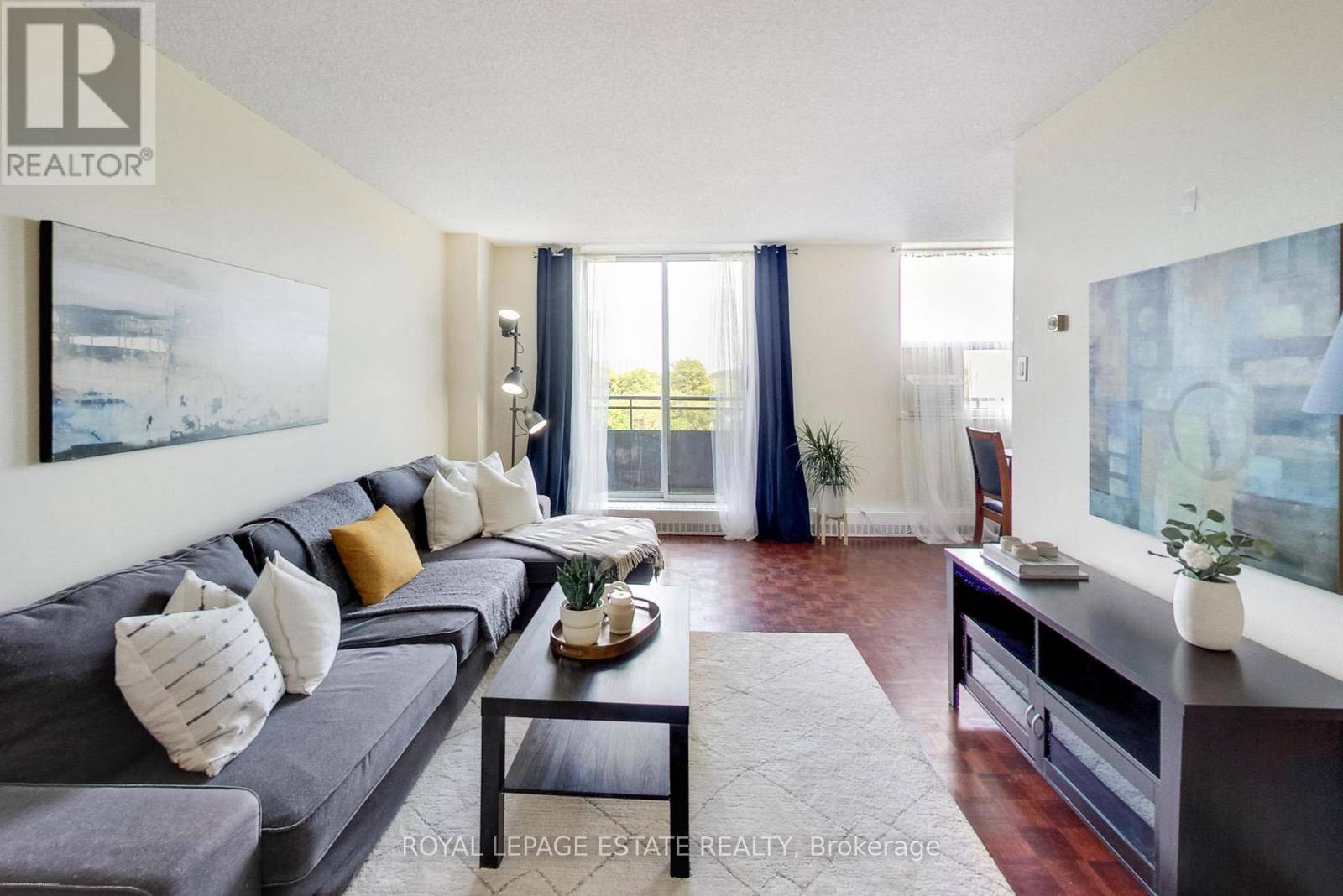 Toronto (woodbine-lumsden), ON M4C4C2,1071 woodbine AVE #408