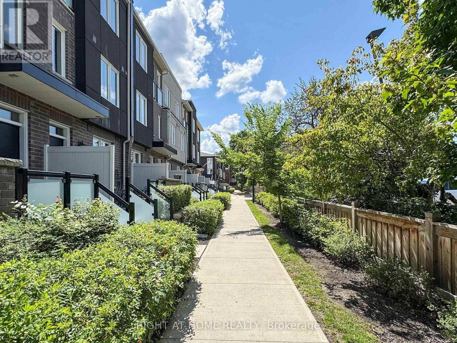 Toronto (west Hill), ON M1E0B8,25 Heron Park PL #4