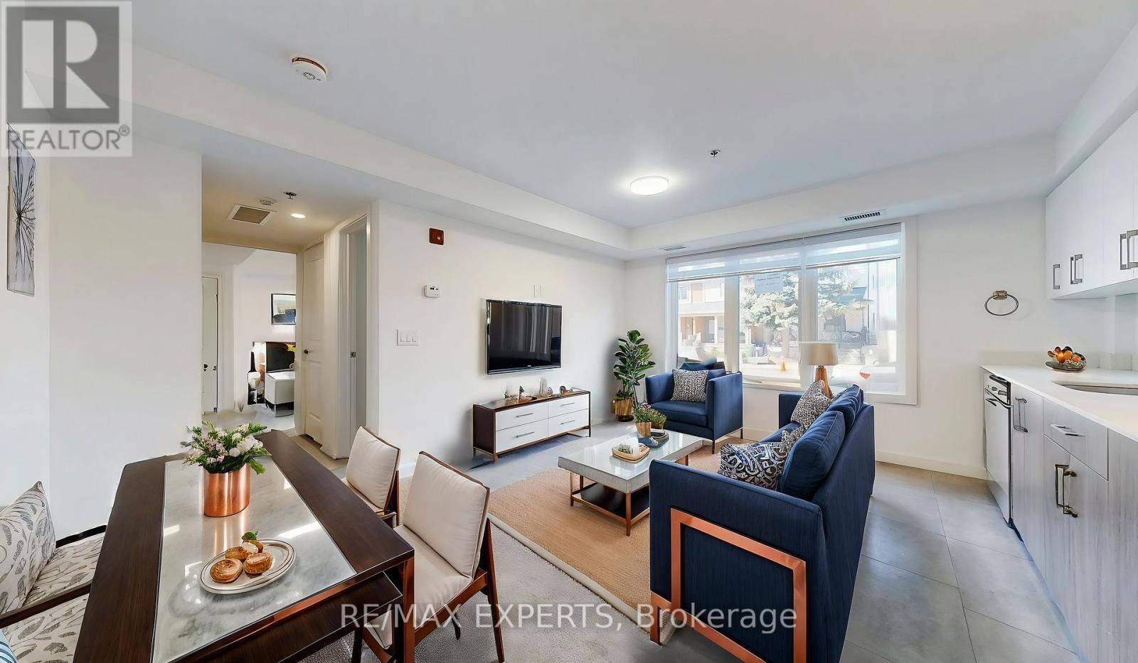 Toronto (greenwood-coxwell), ON M4L2V8,45 Connaught AVE #101