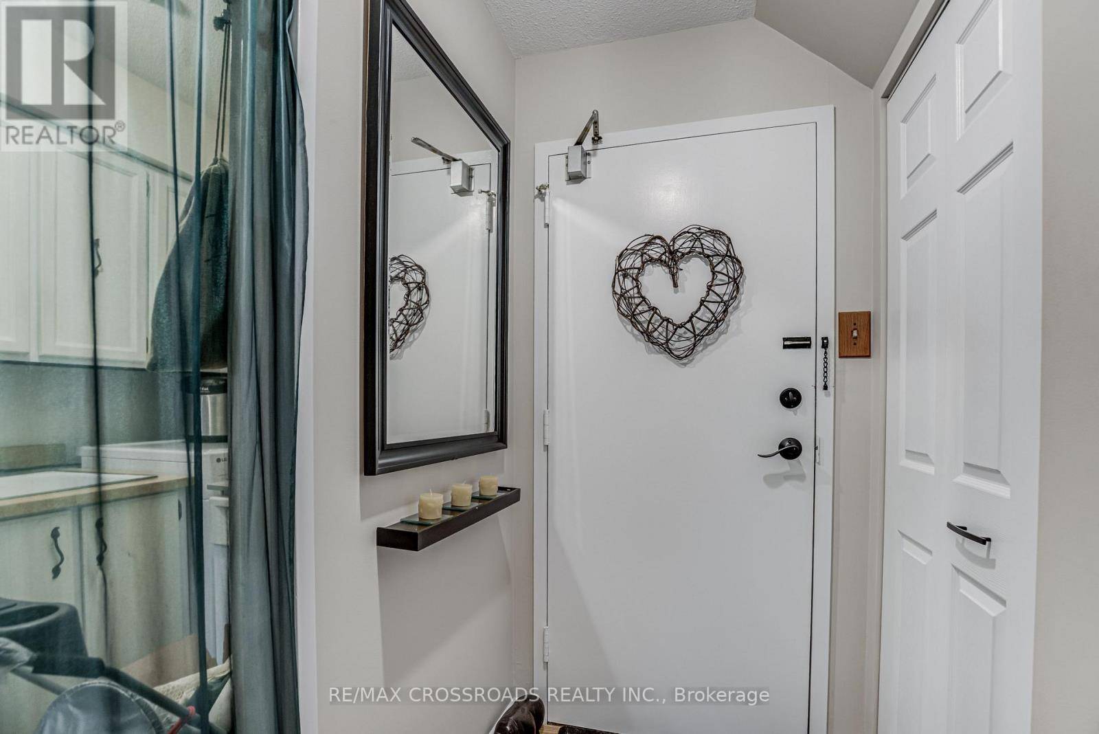 Toronto (west Hill), ON M1E4V9,140 Ling RD #97