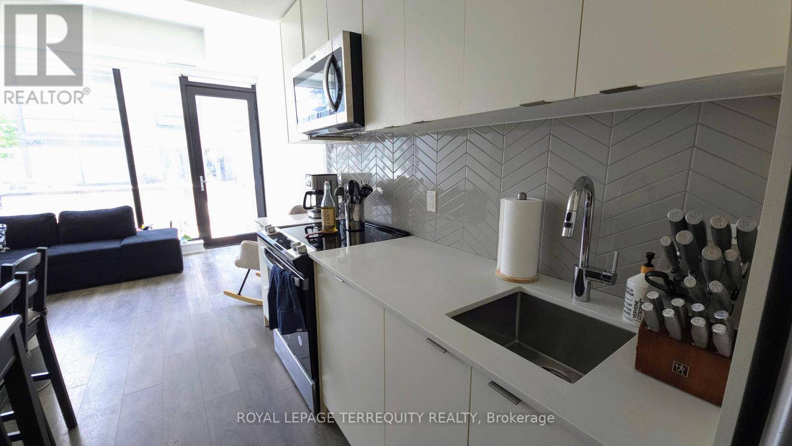 Whitby (port Whitby), ON L1N0P5,1610 Charles ST #164