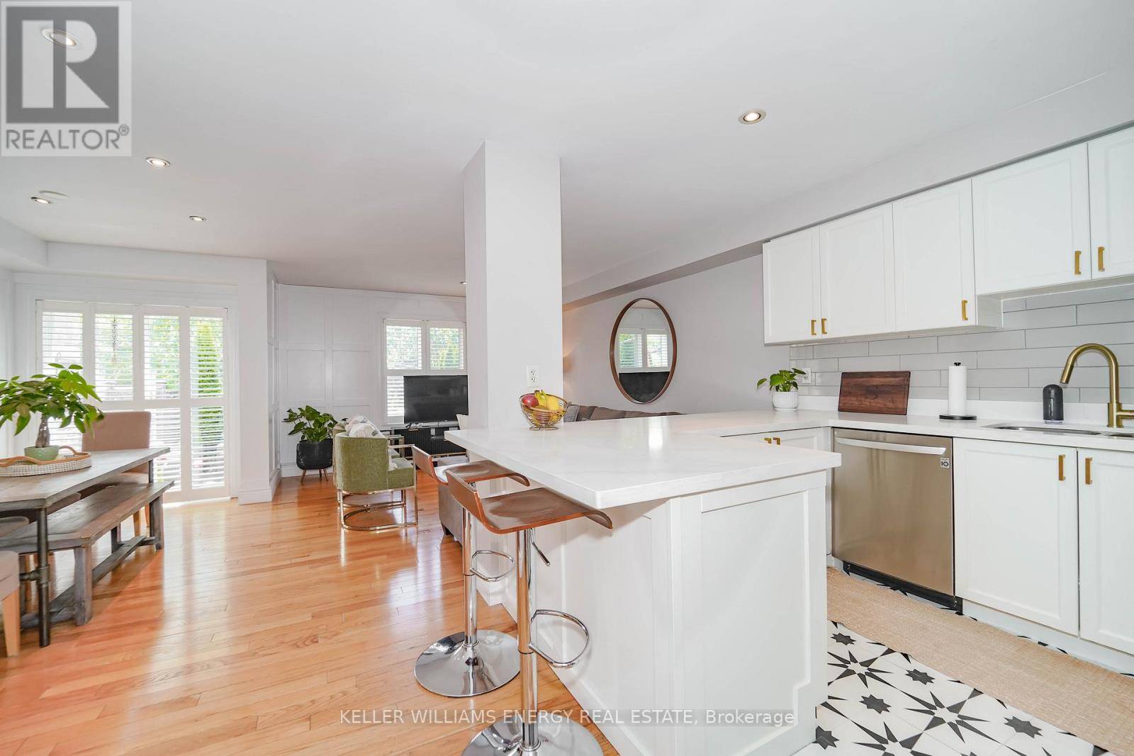 Whitby (taunton North), ON L1R0G3,15 FAIRMOUNT DRIVE