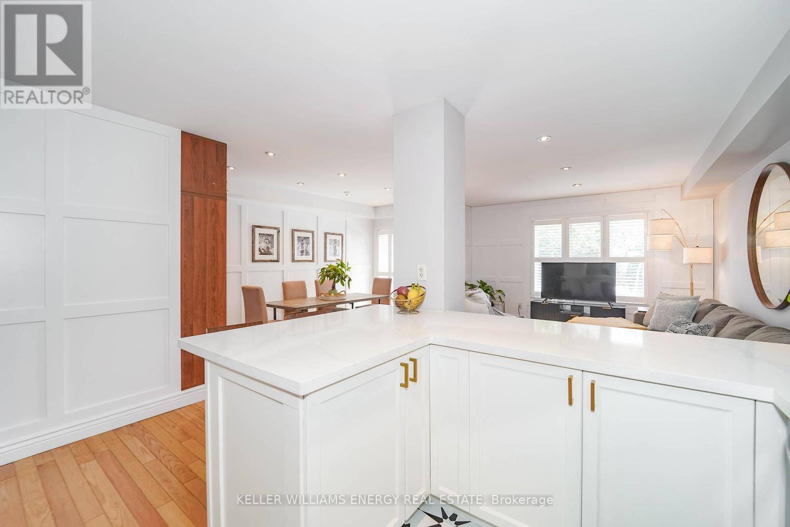 Whitby (taunton North), ON L1R0G3,15 FAIRMOUNT DRIVE