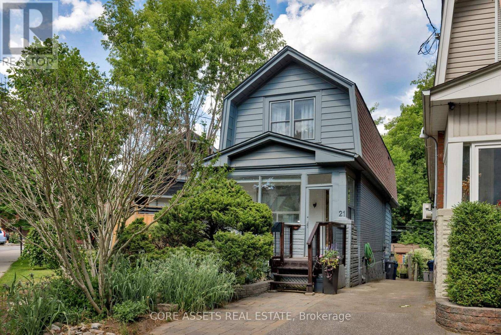 Toronto (woodbine Corridor), ON M4C3V7,21 WEST LYNN AVENUE