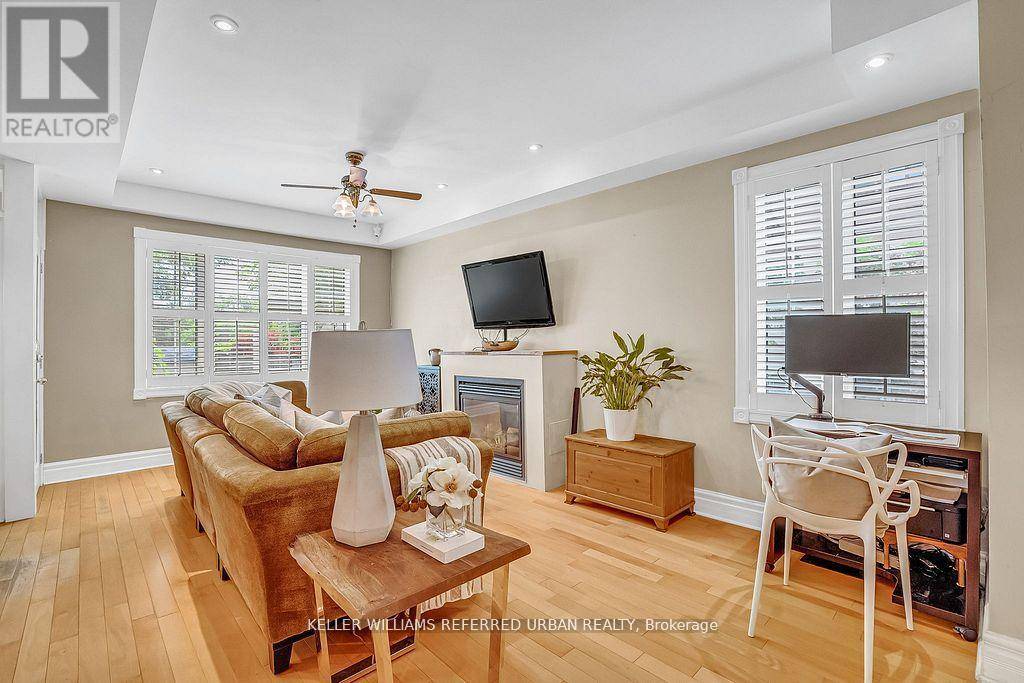 Toronto (crescent Town), ON M4B1B3,5 DONORA DRIVE
