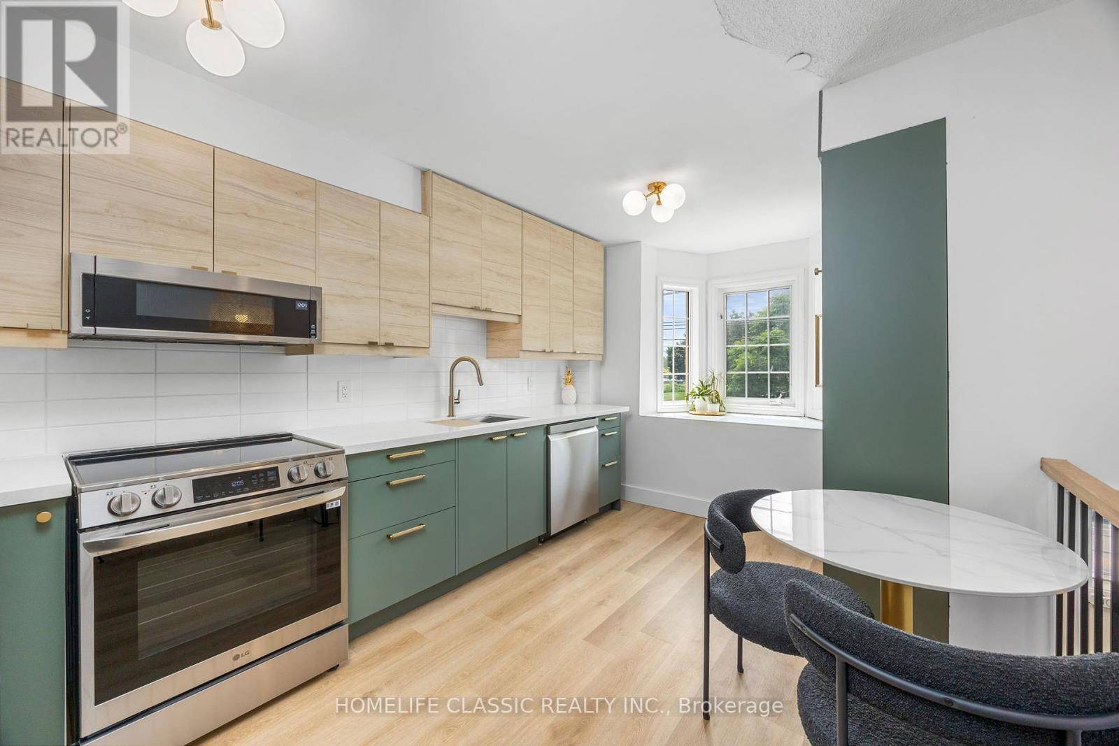 Toronto (greenwood-coxwell), ON M4L1E3,1508 QUEEN STREET E