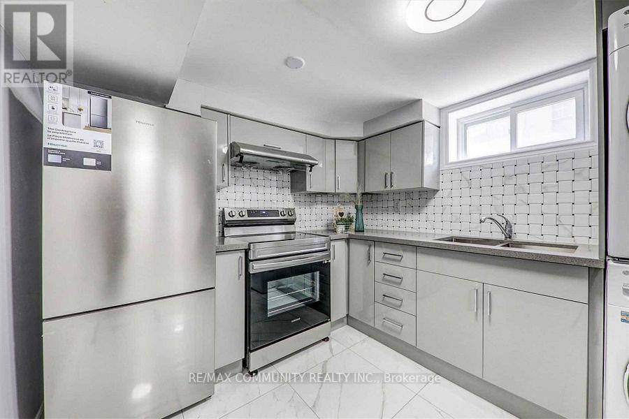 Whitby (downtown Whitby), ON L1N4K8,507 Brock ST South #BSMT