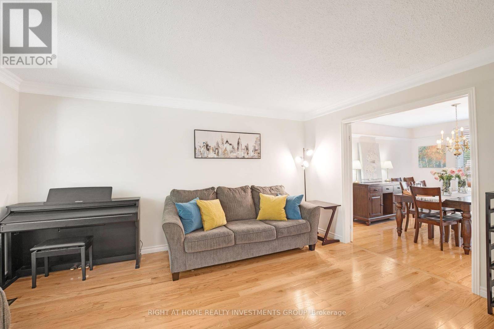 Oshawa (northglen), ON L1J7N7,660 WHISTLER DRIVE