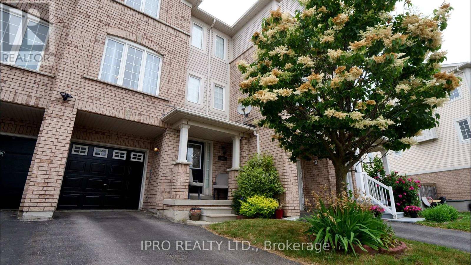 Oshawa (lakeview), ON L1H8X5,906 BOURNE CRESCENT