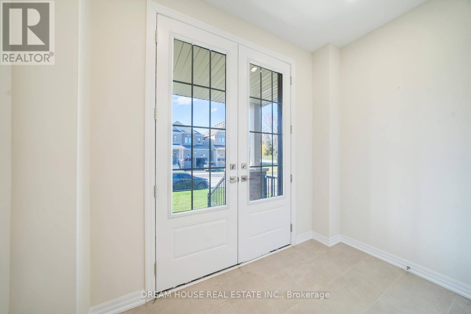 Clarington (newcastle), ON L1B0W6,11 NORTHROP AVENUE