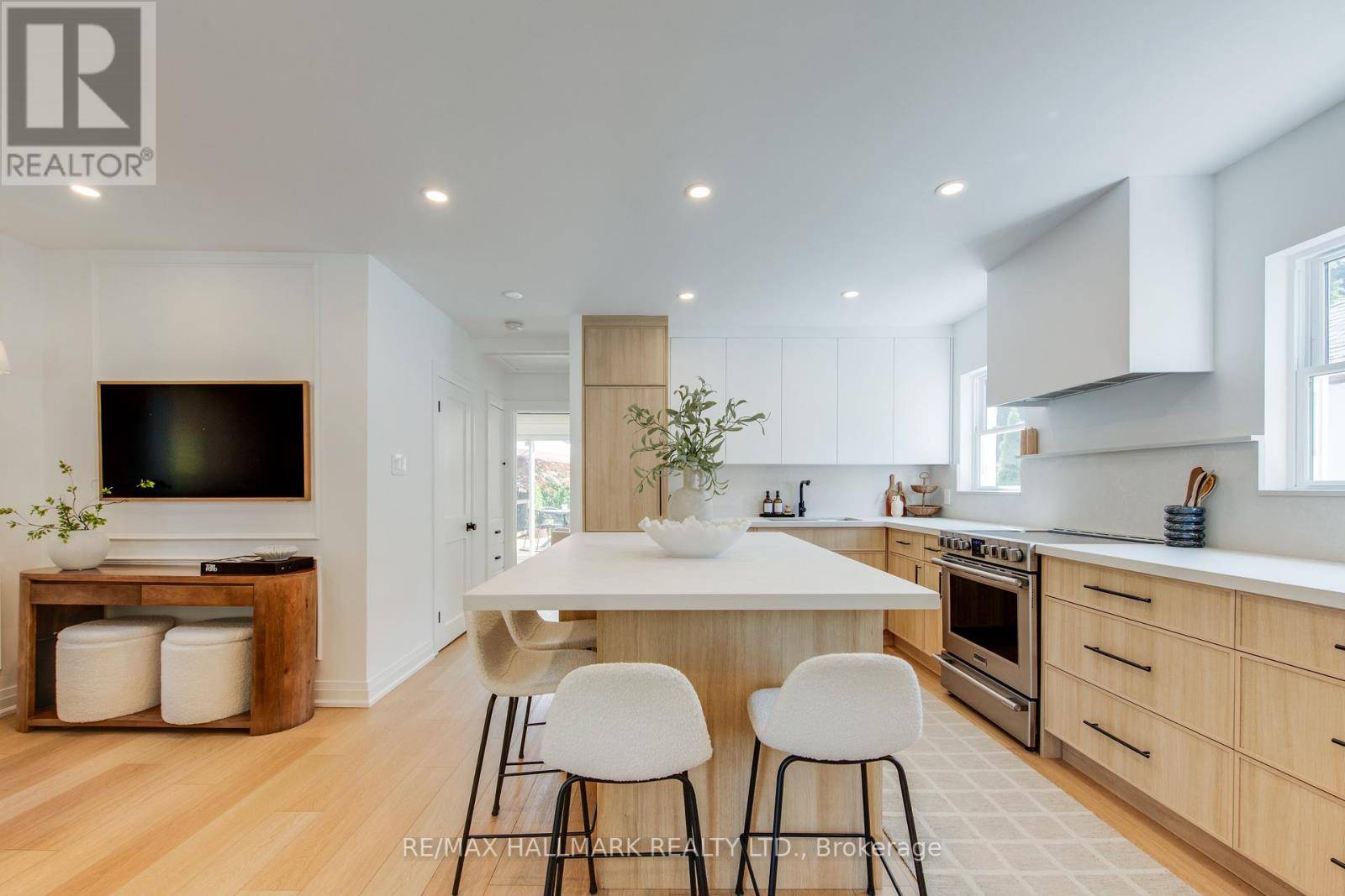 Toronto (birchcliffe-cliffside), ON M1N3E5,145 DUNINGTON DRIVE