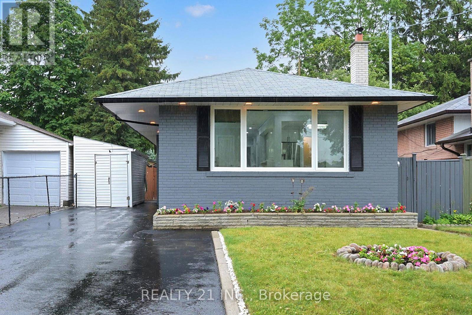 Toronto (west Hill), ON M1E3L2,7 STONEY CREEK DRIVE