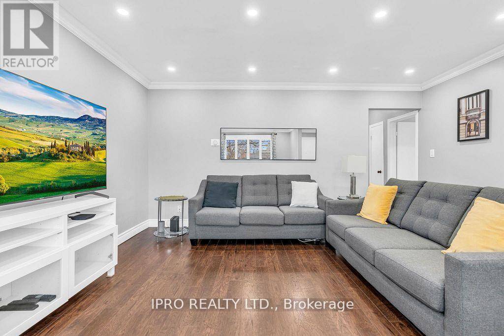 Ajax (south East), ON L1S2S5,52 TULLOCH DRIVE
