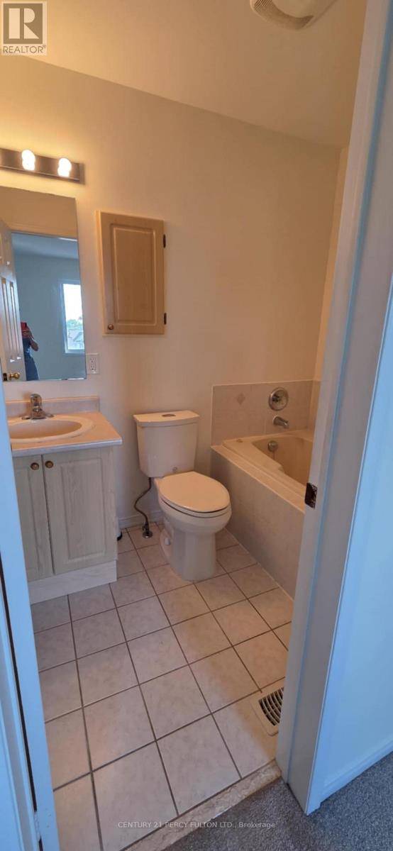 Toronto (west Hill), ON M1E2P8,UPPER LEVEL - 4651C KINGSTON ROAD