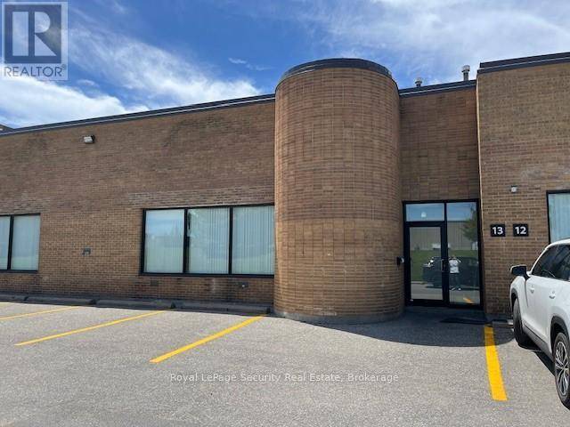 Toronto (agincourt South-malvern West), ON M1S3L3,235 Nugget AVE #13