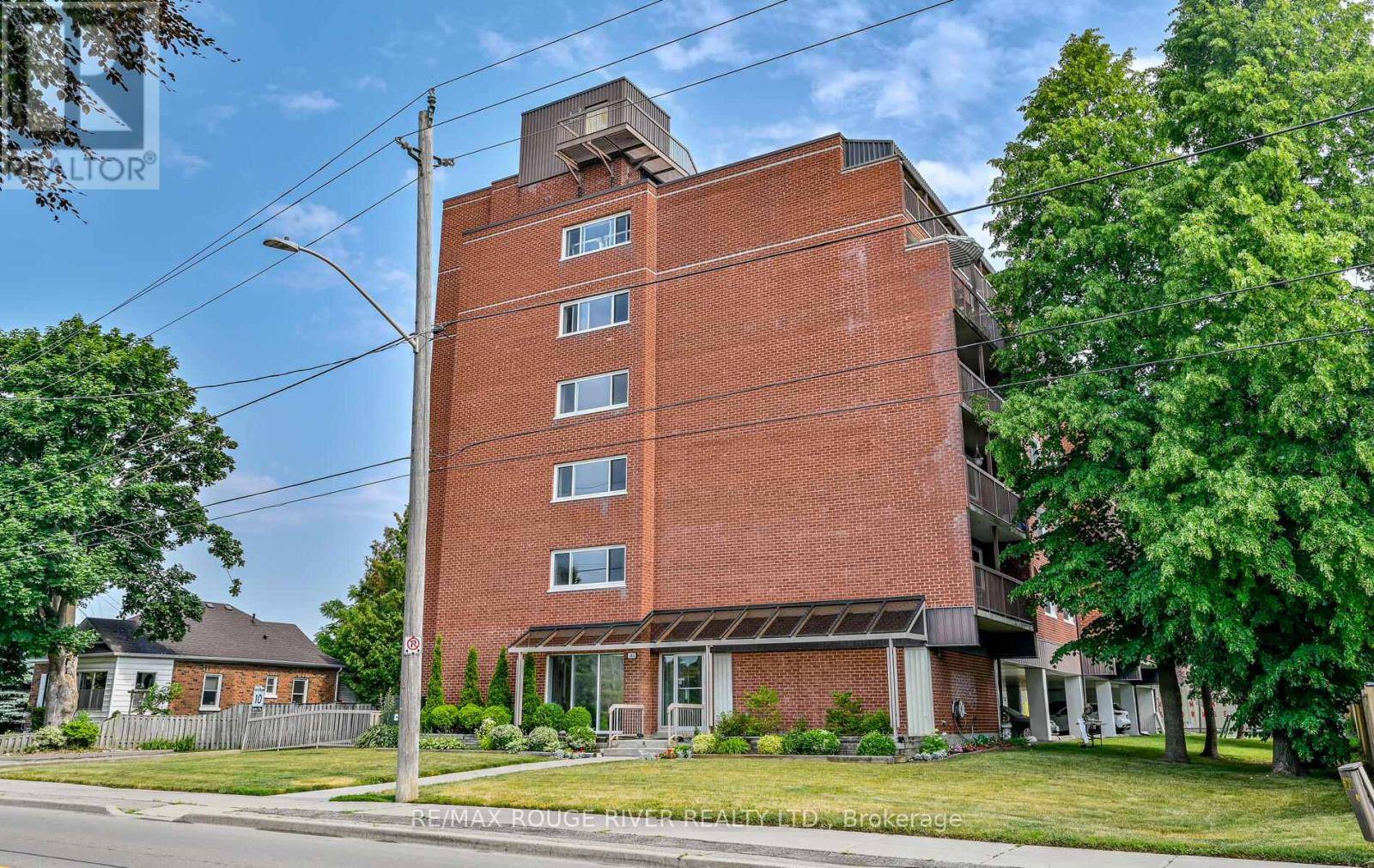 Clarington (bowmanville), ON L1C1M9,144 Queen ST #402