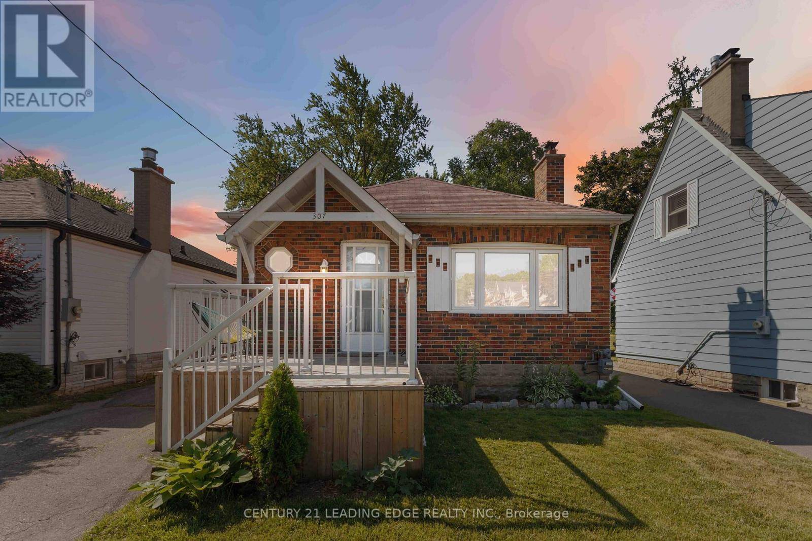 Oshawa (central), ON L1H1Z2,307 GLIDDON AVENUE