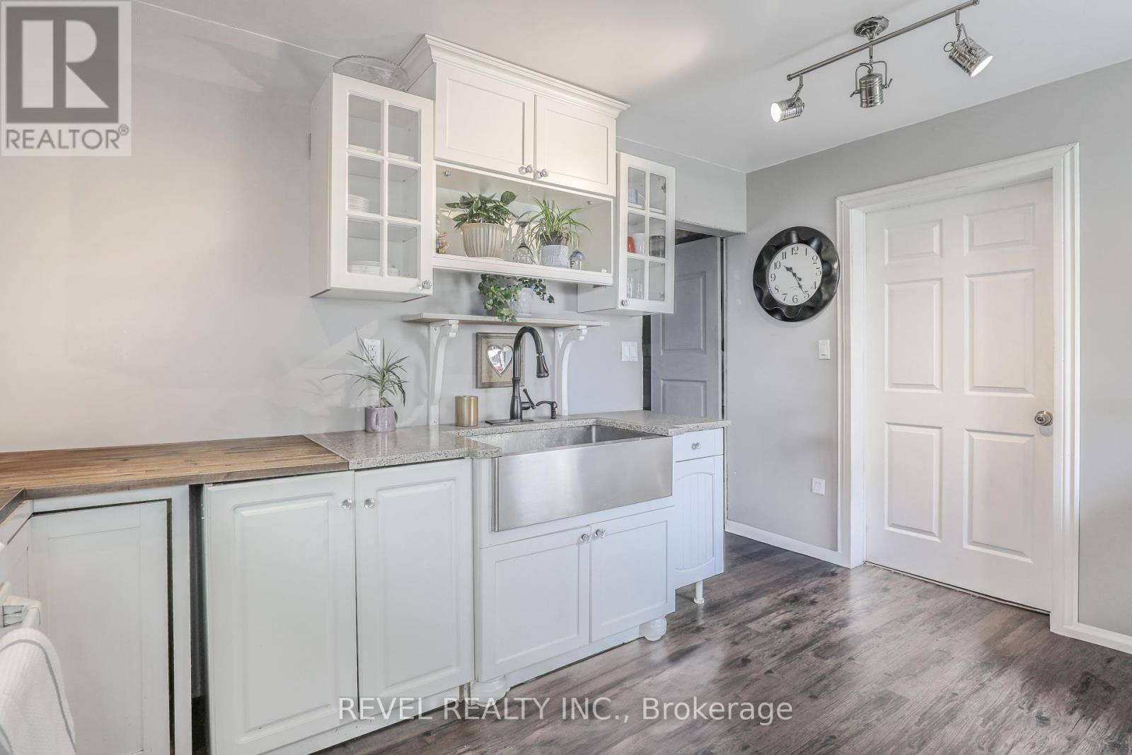 Scugog, ON L9L1B4,16121 ISLAND ROAD