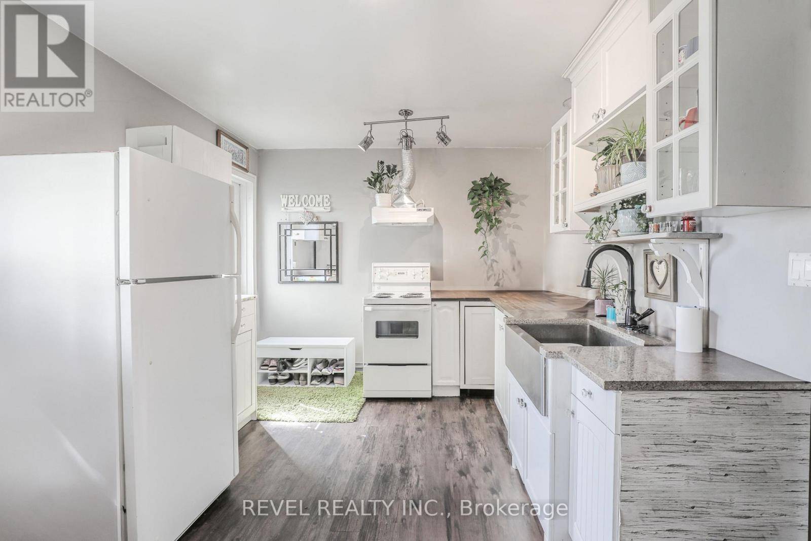 Scugog, ON L9L1B4,16121 ISLAND ROAD