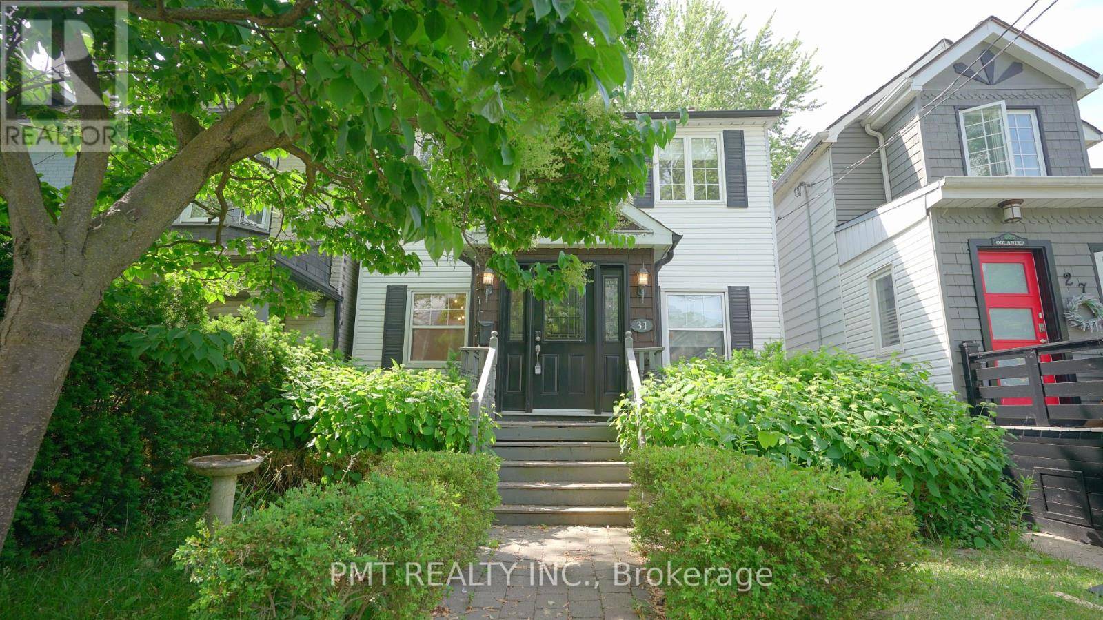 Toronto (east End-danforth), ON M4E1W8,31 BURGESS AVENUE