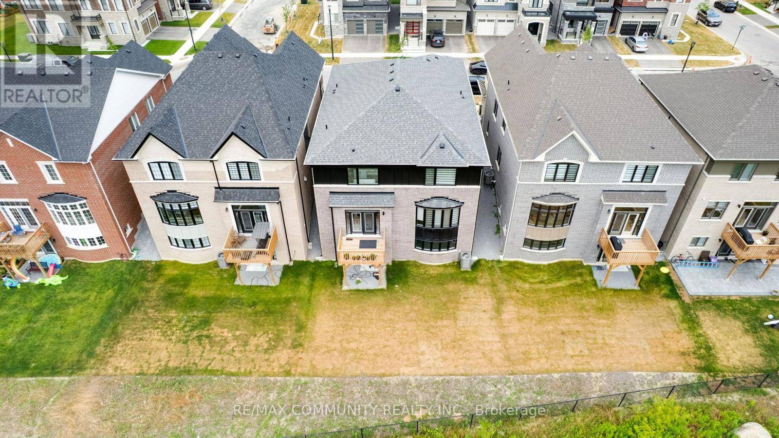 Pickering, ON L1X0N8,1476 MOCKINGBIRD SQUARE
