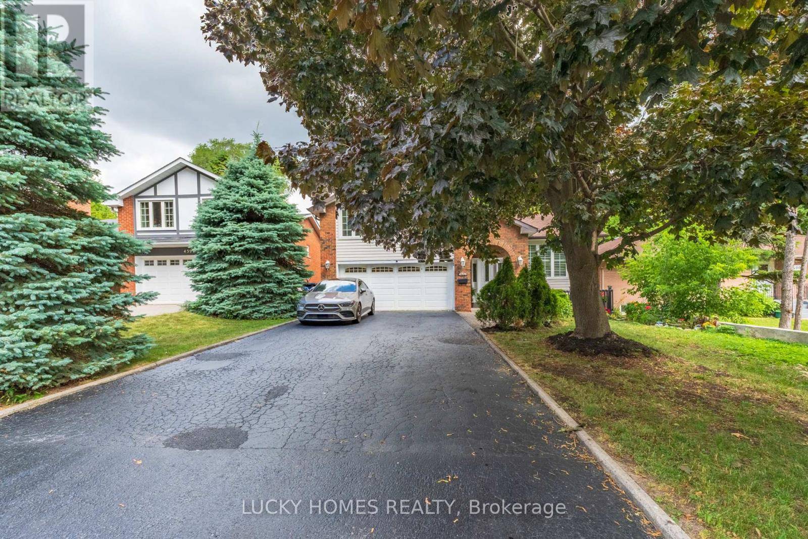 Toronto (west Hill), ON M1E2T5,4396 LAWRENCE AVENUE E