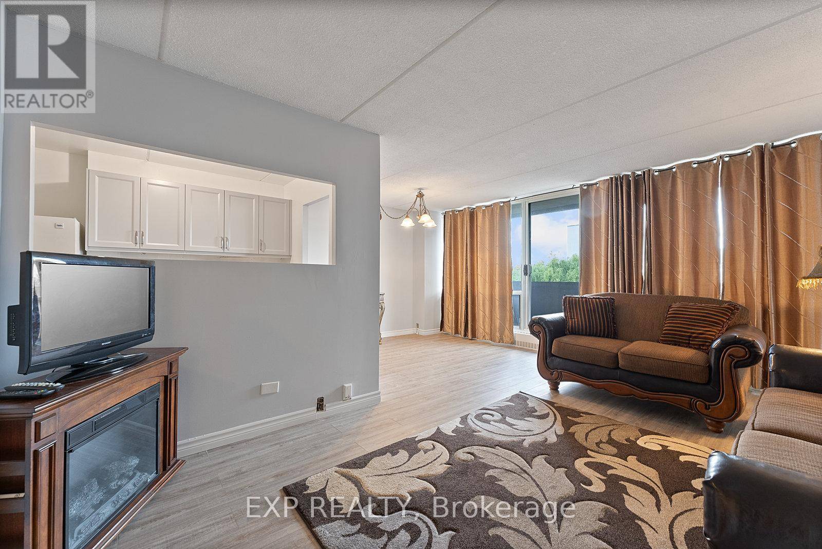 Toronto (dorset Park), ON M1P2M8,2 Glamorgan AVE #612