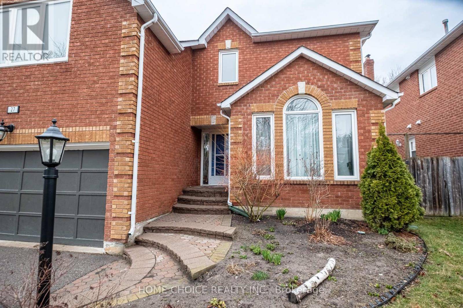Clarington (newcastle), ON L1B1E8,27 DONCASTER CRESCENT