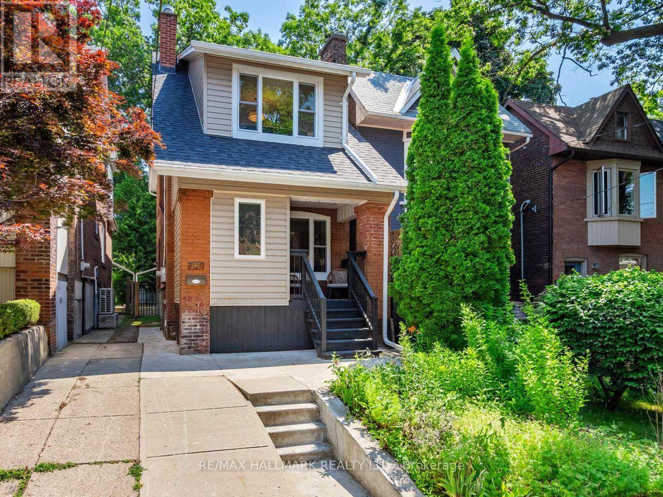 Toronto (woodbine Corridor), ON M4L3J1,97 BOWMORE ROAD