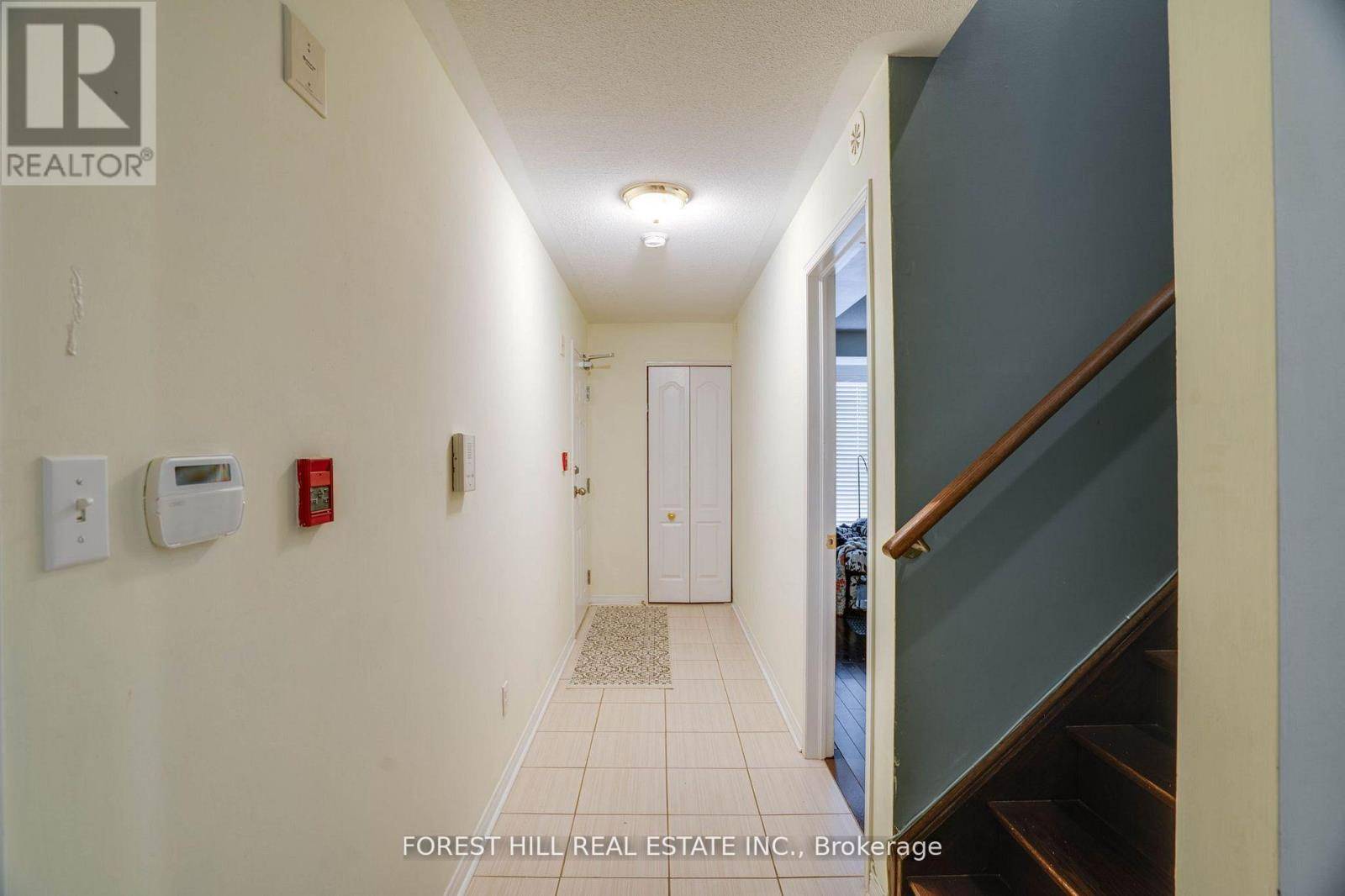Toronto (clairlea-birchmount), ON M1L0E8,655D Warden AVE #72