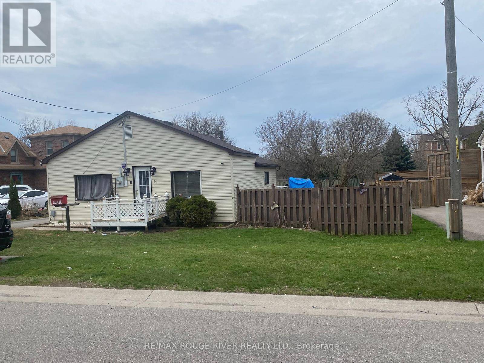 Clarington (bowmanville), ON L1C2W7,24 HUNT STREET