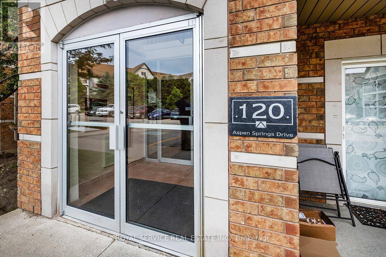 Clarington (bowmanville), ON L1C0G7,120 Aspen Springs DR #302