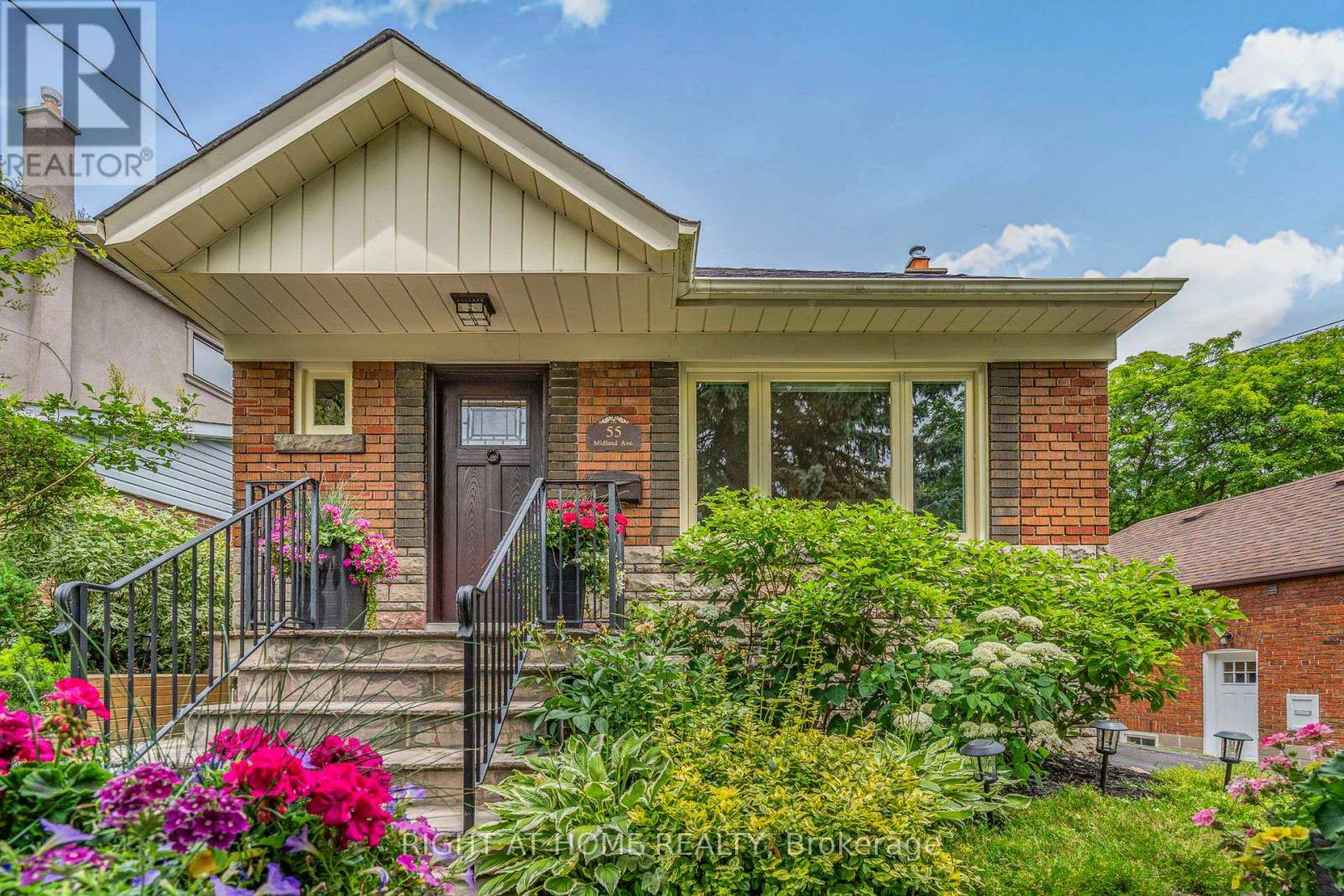 Toronto (cliffcrest), ON M1N3Z8,55 MIDLAND AVENUE