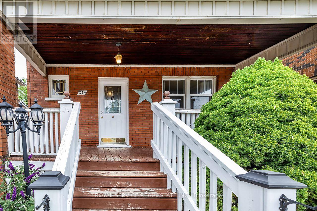 Oshawa (central), ON L1H1Z4,314 GLIDDON AVENUE