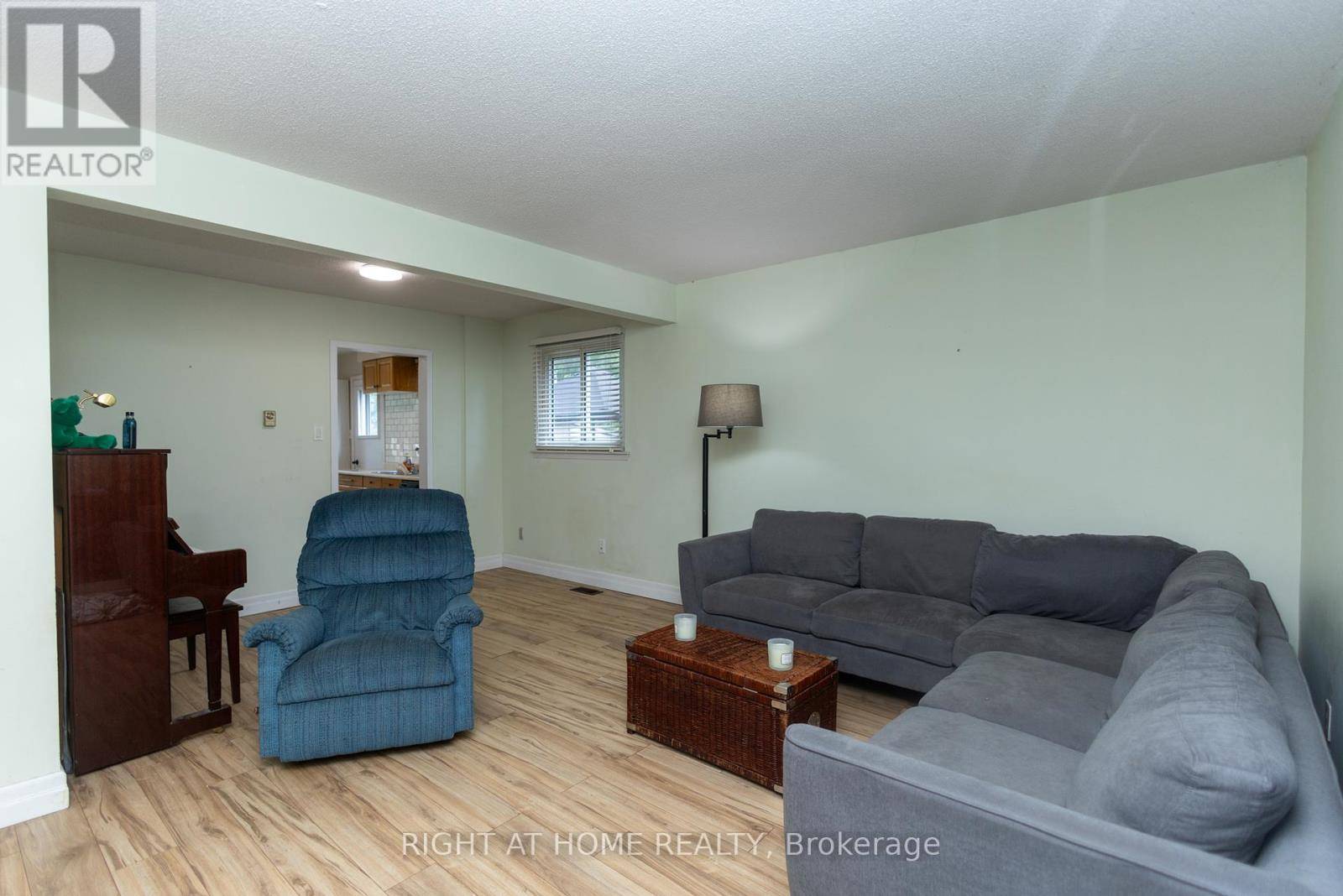 Scugog (port Perry), ON L9L1G5,110 BLOSSOM COURT