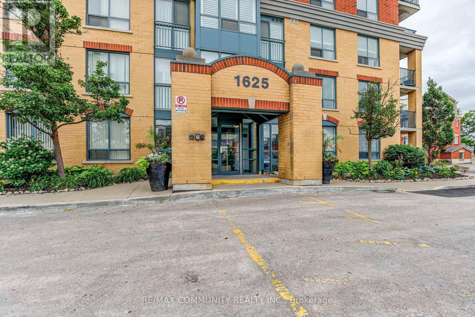 Pickering (village East), ON L1V6Z6,1625 Pickering Pkwy #704
