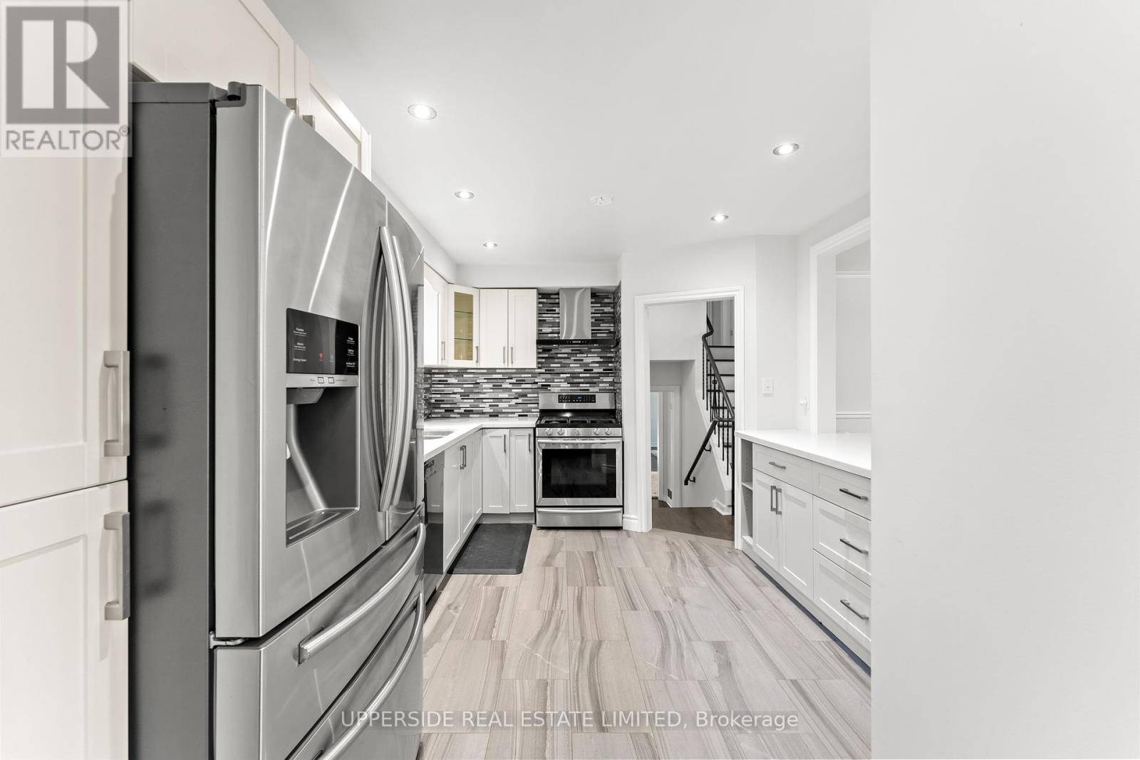 Toronto (west Hill), ON M1E3M9,16 JANELLAN TERRACE