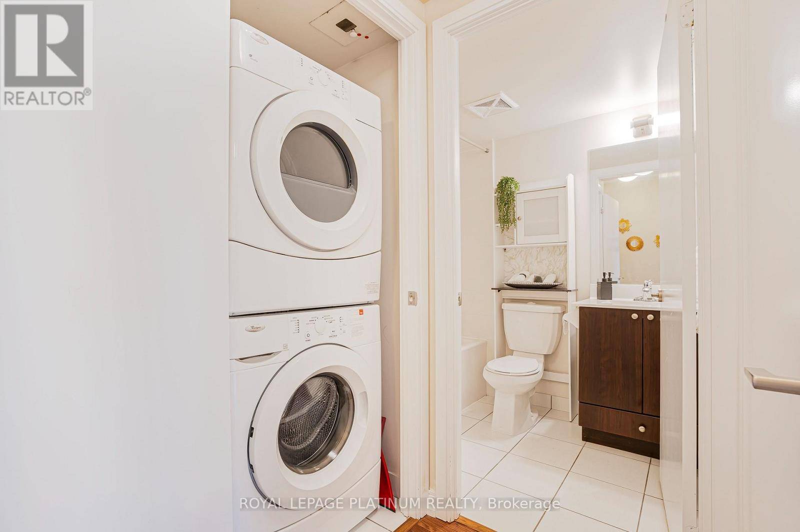 Toronto (agincourt South-malvern West), ON M1S0L3,181 Village Green SQ #1818