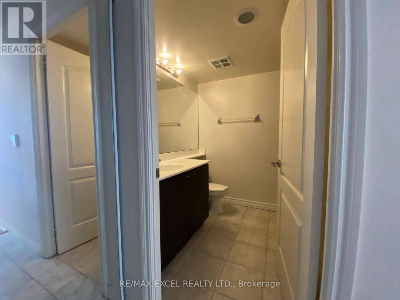 Toronto (bendale), ON M1P0B2,70 Town Centre CT #2807