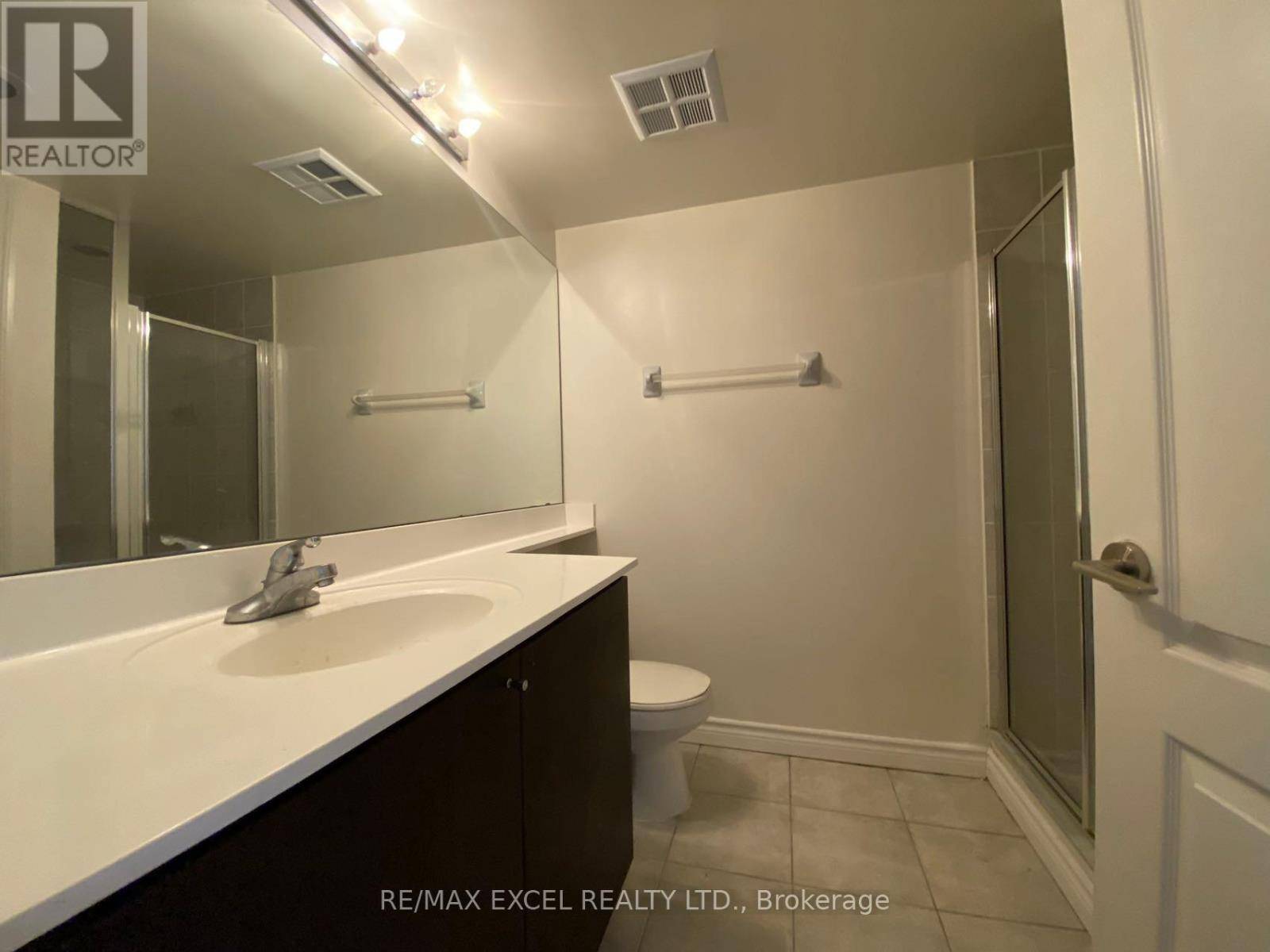 Toronto (bendale), ON M1P0B2,70 Town Centre CT #2807