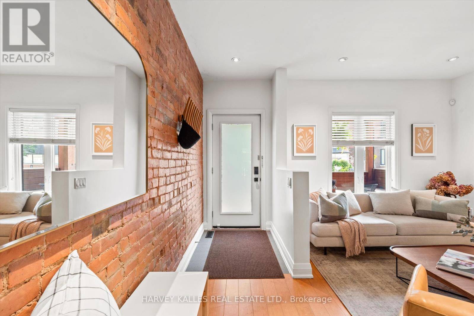 Toronto (south Riverdale), ON M4M2L3,89 EMPIRE AVENUE