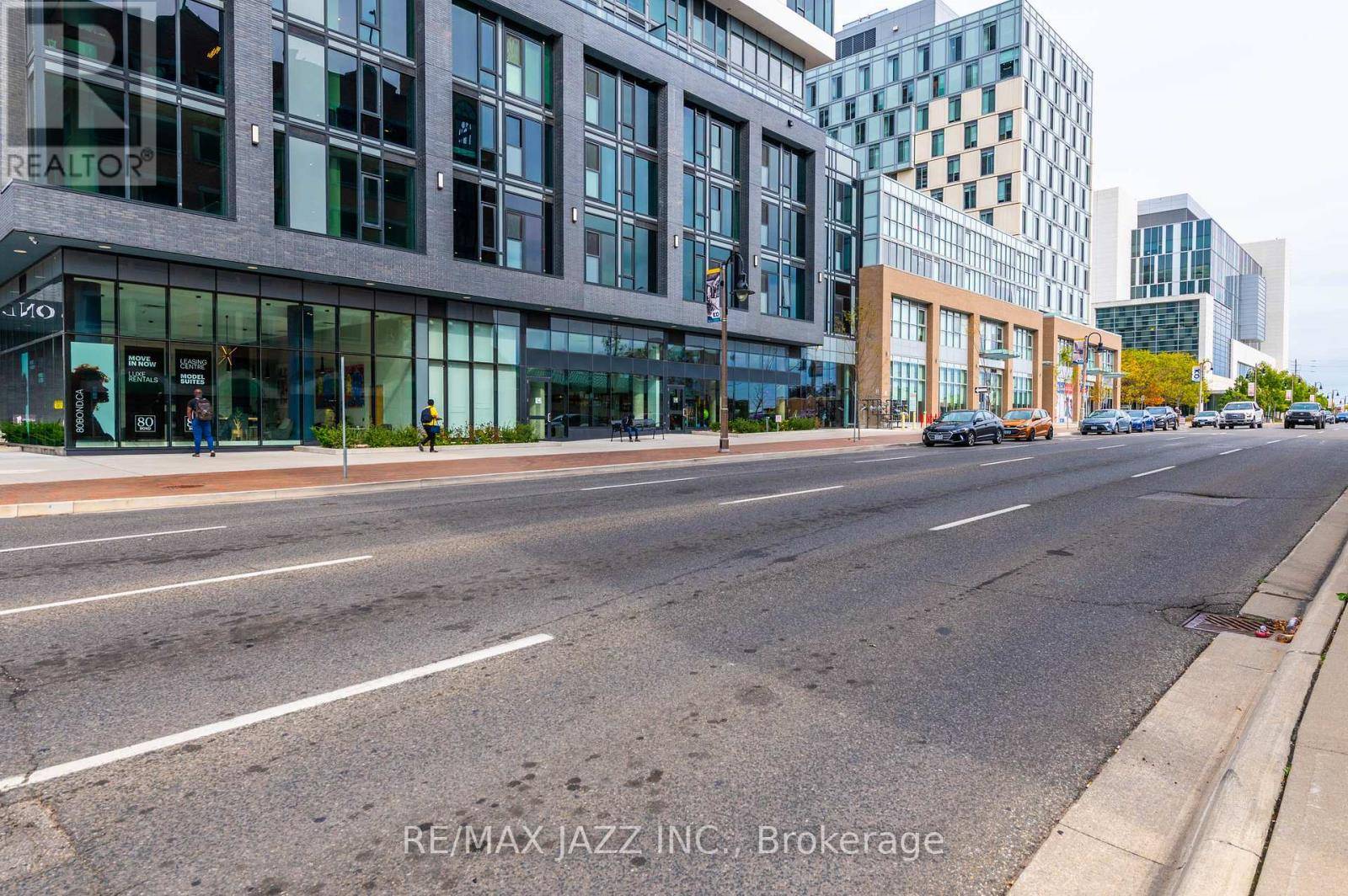 Oshawa (o'neill), ON L1G0A2,100 Bond ST East #1B