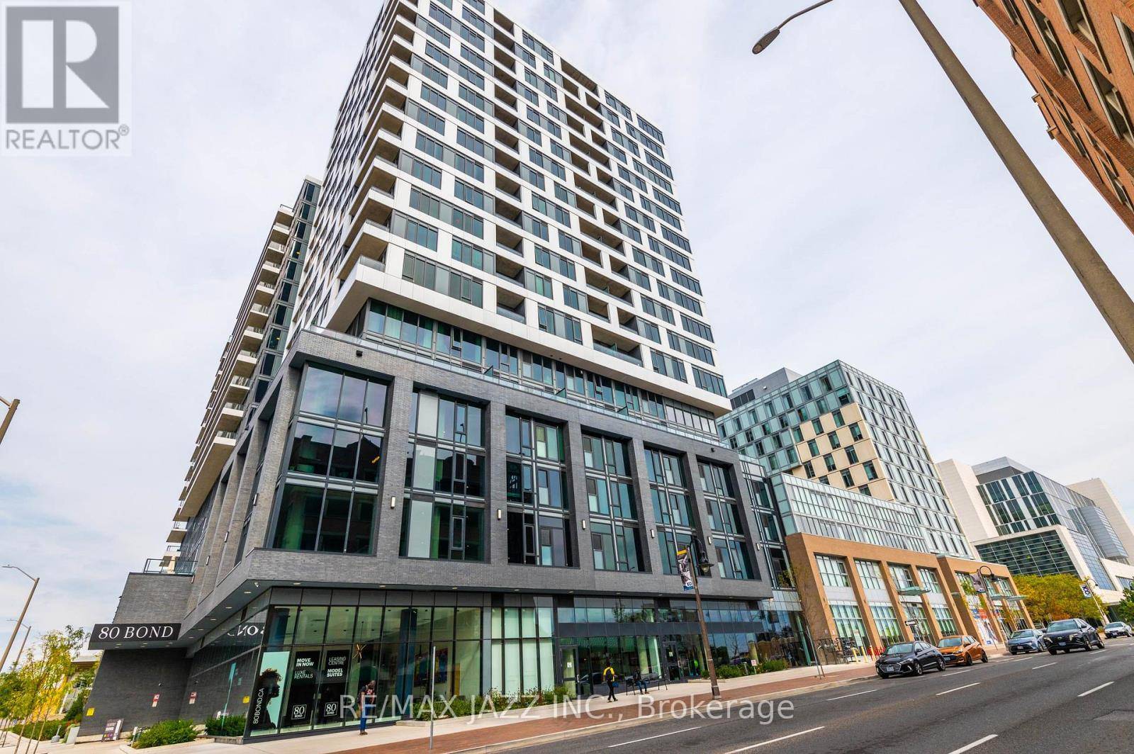 Oshawa (o'neill), ON L1G0A2,100 Bond ST East #1A