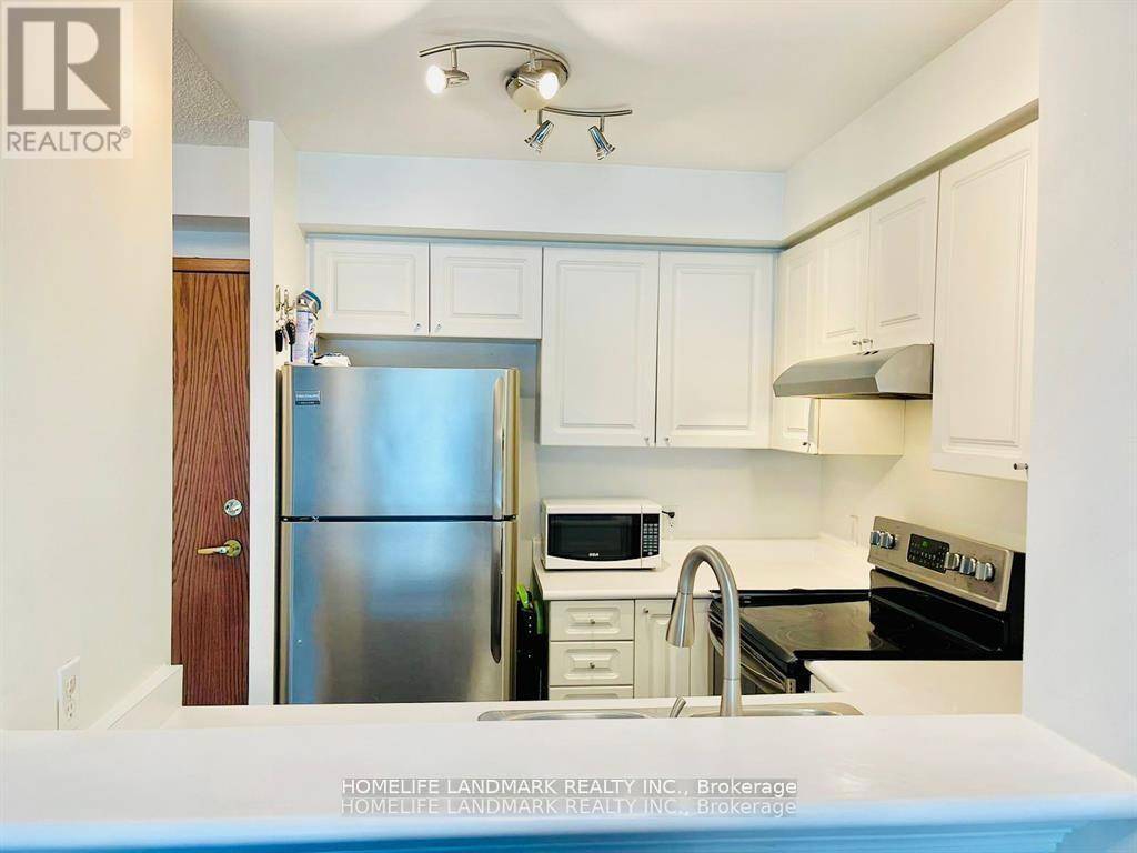 Toronto (woburn), ON M1H3J5,11 Lee Centre DR #303