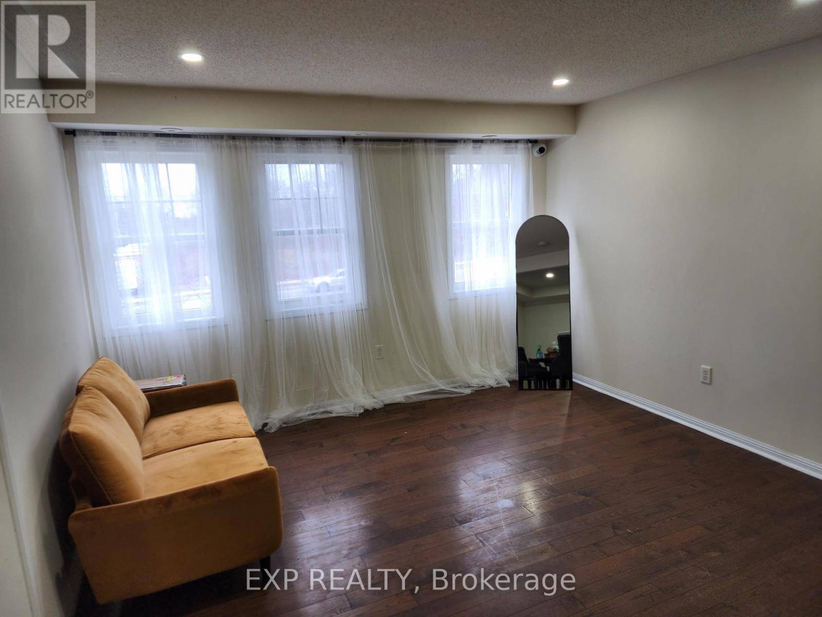 Toronto (rouge), ON M1B6J4,8822 Sheppard AVE East #Unit 2
