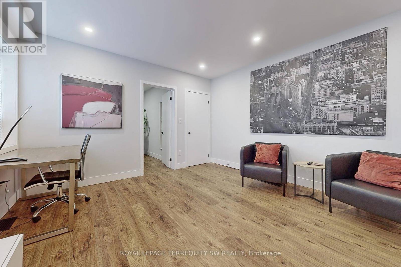 Toronto (south Riverdale), ON M4M2Z6,17 Berkshire AVE #Main