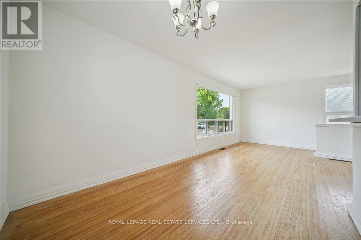 Toronto (dorset Park), ON M1P1Y4,10 MENDIP CRESCENT